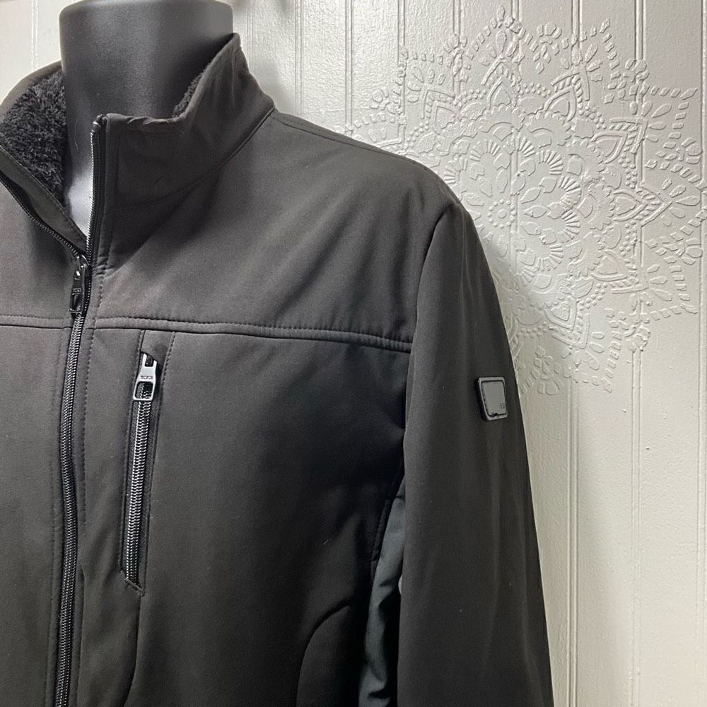 TUMI Soft Shell Jacket - Picture 2 of 6